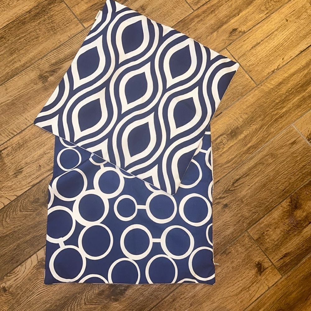 🌟 Set of 2 Outdoor Pillow Covers - Blue and White - 17.5” x 17.5”